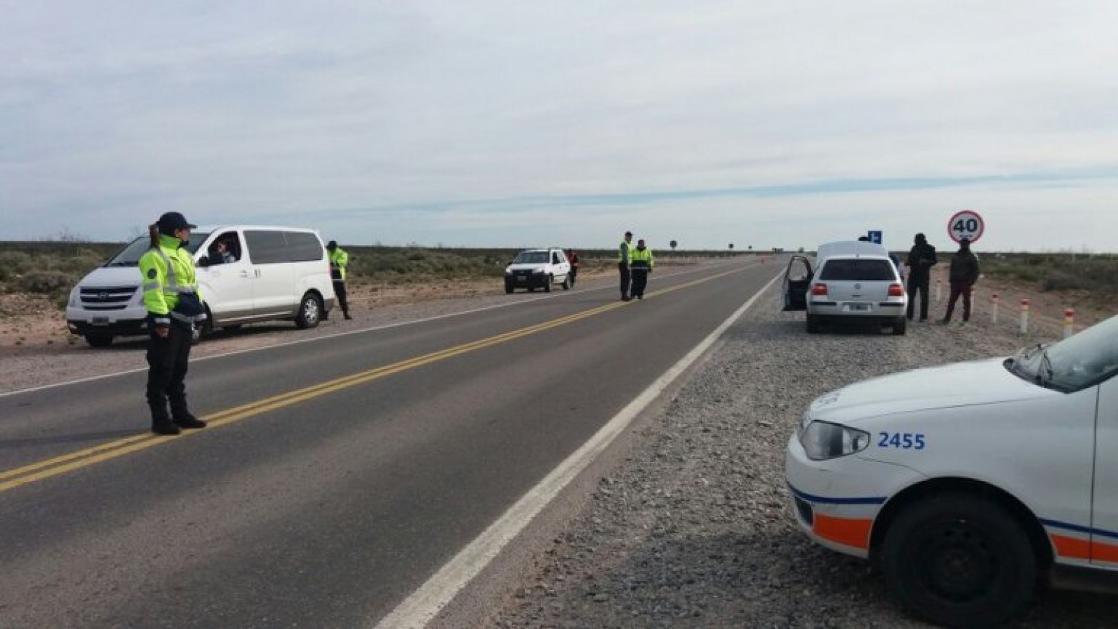En Río Negro, comenzarán a multar a quienes circulen en autos con vidrios polarizados